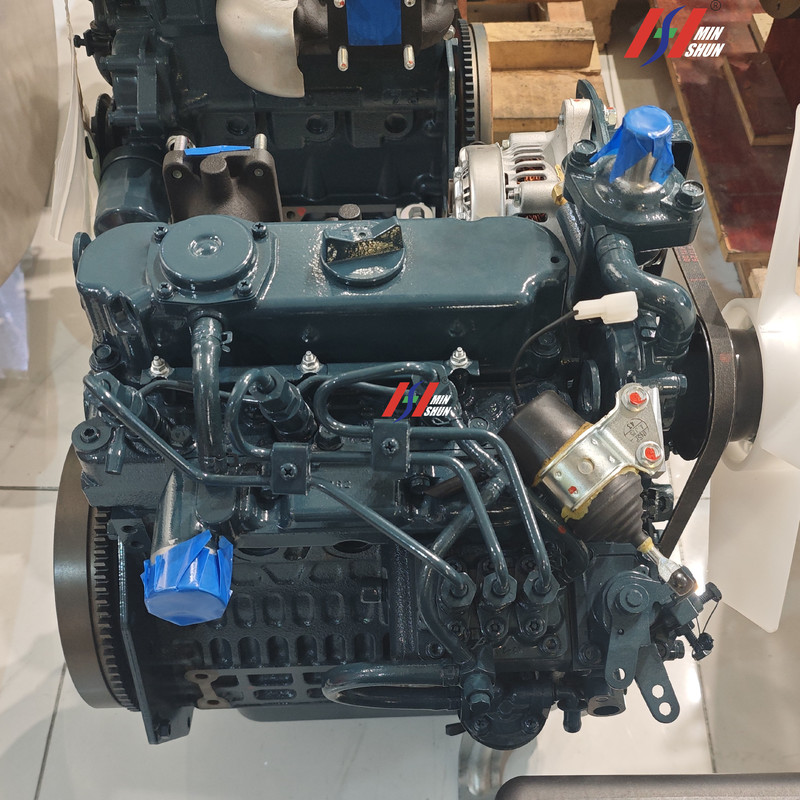 クボタ D902-EF03 3 気筒ディーゼルエンジン | 15.9KW電力