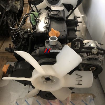 Compact Yanmar Engine 3TNV70-S Three Cylinder Diesel Engine 0.854L 2200 Rpm